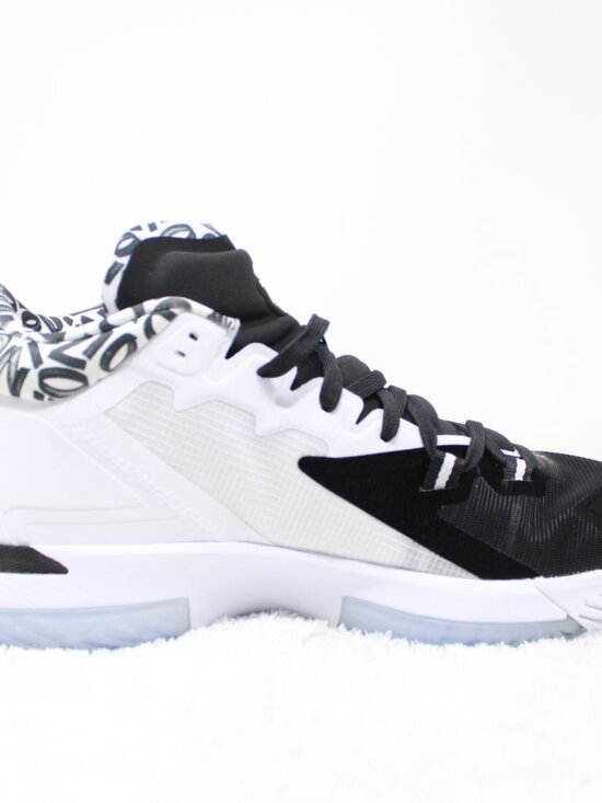 Jordon ZION 1 Shoes New w/ Box Mens 13 Black/White/Metallic Gold Basketball main image 11